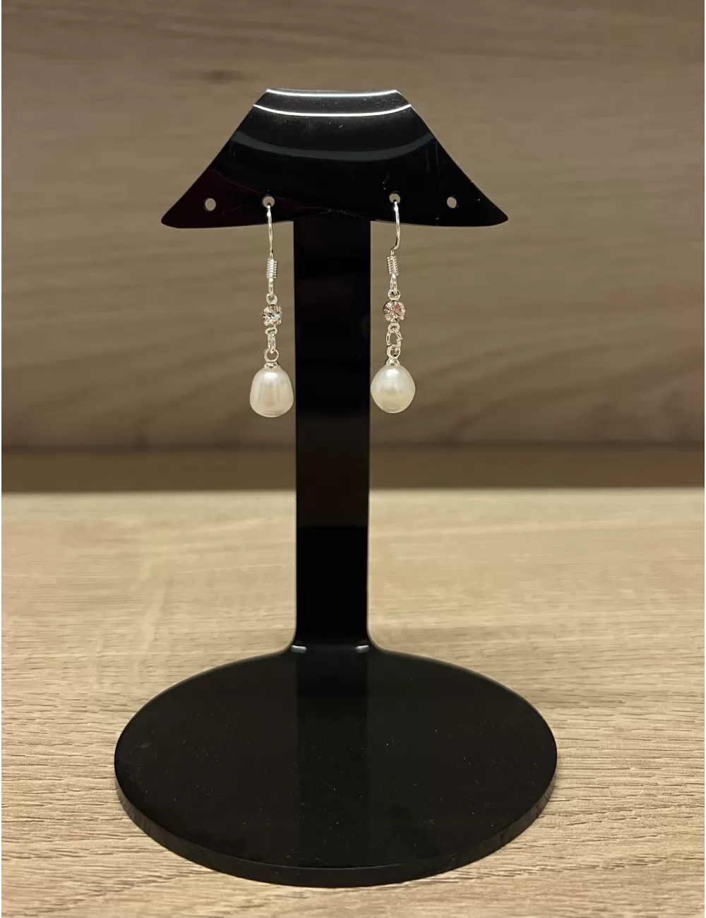 Boucles d'oreilles argentées perles fines de culture avec strass