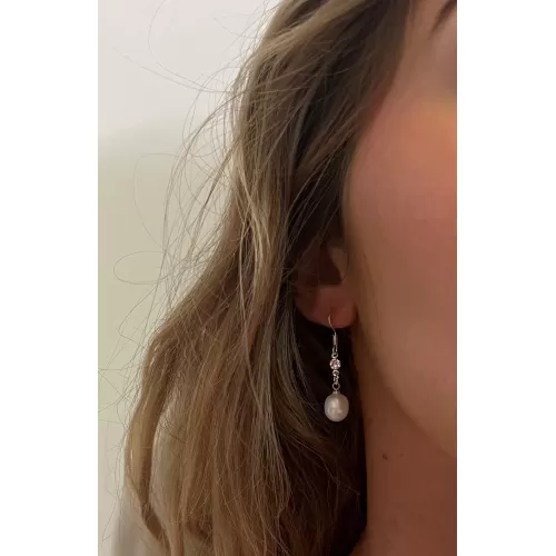 Boucles d'oreilles argentées perles fines de culture avec strass