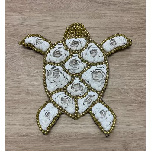 Tortue coquillages et perles dorées 30cm
