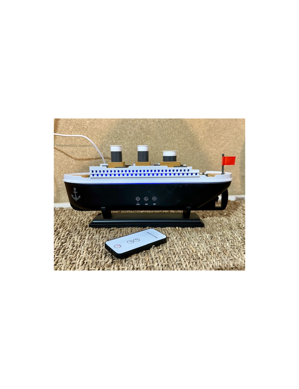 Bateau diffuseur 30cm avec huile essentielle & télécommande